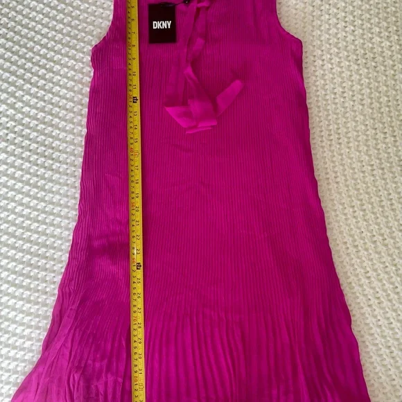 New! DKNY Fuchsia Pink Sleeveless Pleated Mini Shift Dress - Picture 5 of 7